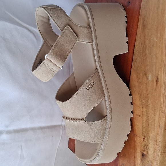 UGG Shoes - UGG New Height Beige Platform Sandals 9.5